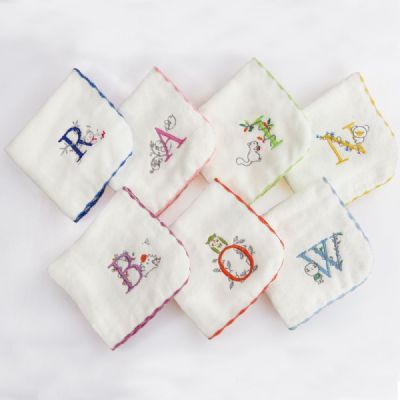 彩虹字母刺繡小手巾